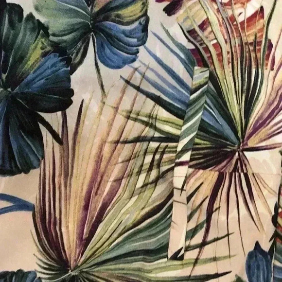 Chicos 2.5P (14P) Capris Island Tropical Jungle Leaf Print Button Front - Picture 3 of 6